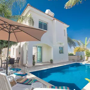 georges-villa.protaras-cy-hotels.com/